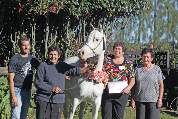 Anthony Geyteman, Bev Jones, Robyn Edwards & Sue Spratt w a garlanded SS Abida